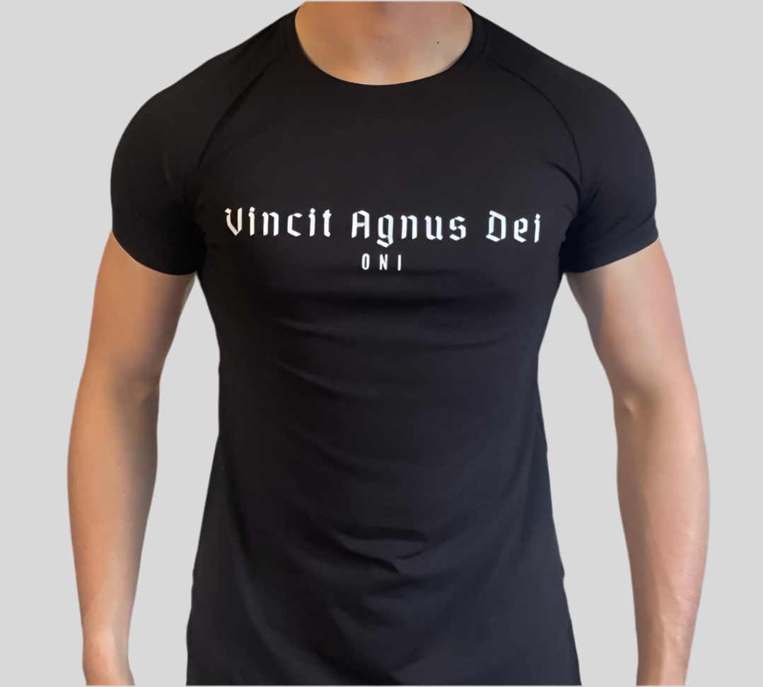 'Vincit Agnus Dei' Front Print Shirt